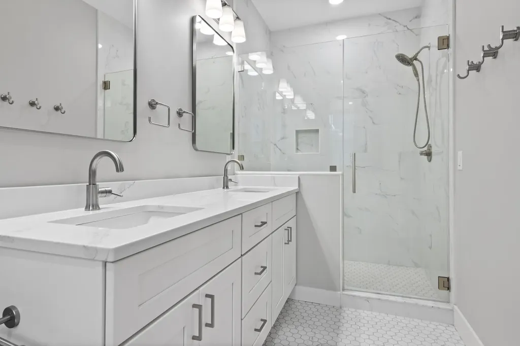10708 Shrewbury Street Traverse City City MI 49684