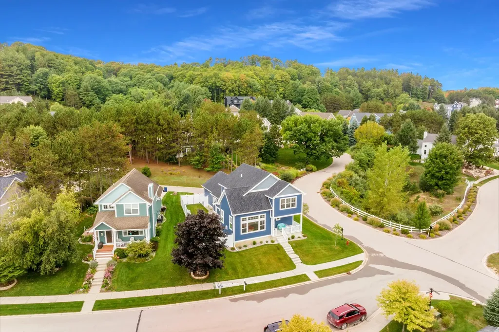 10708 Shrewbury Street Traverse City City MI 49684