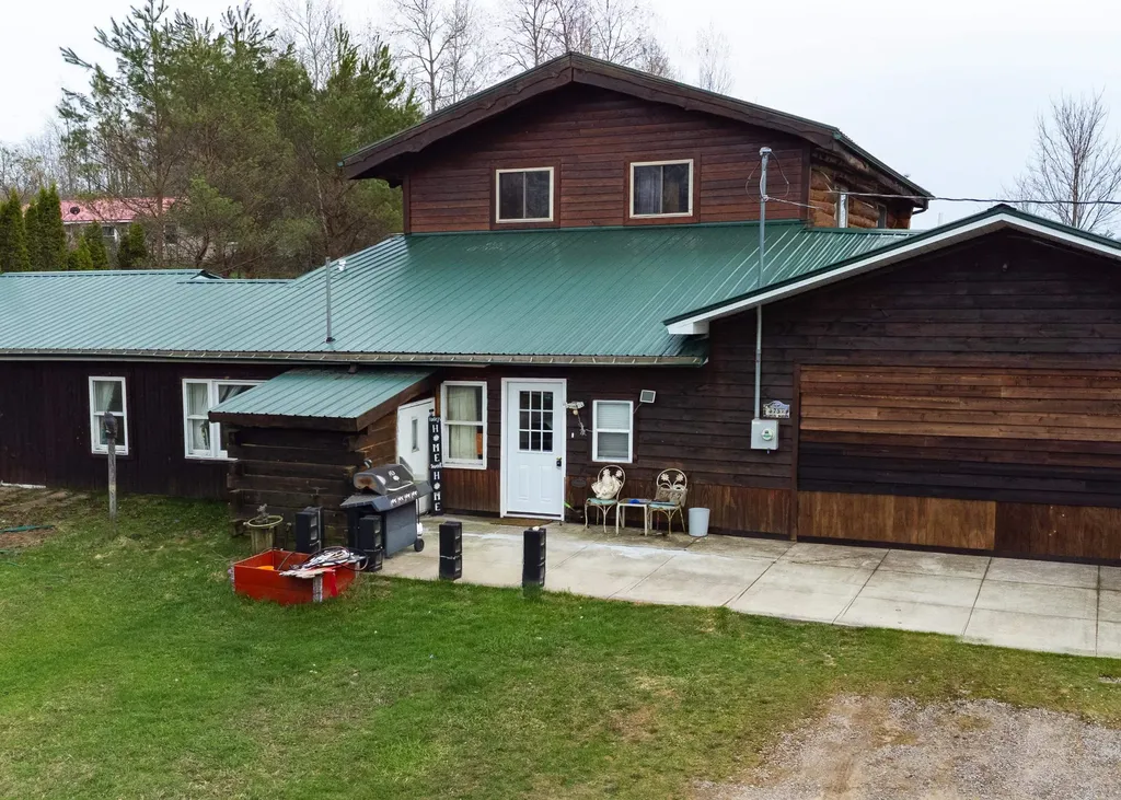 6757 19 Mile Road Highland Township MI 49665