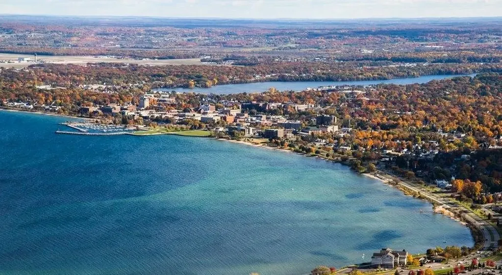 619 E Eighth Traverse City City MI 49686