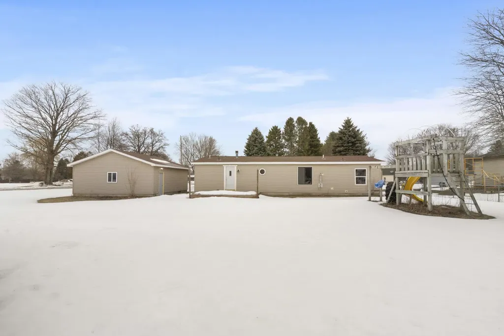 15055 Beecher Avenue Colfax Township MI 49683