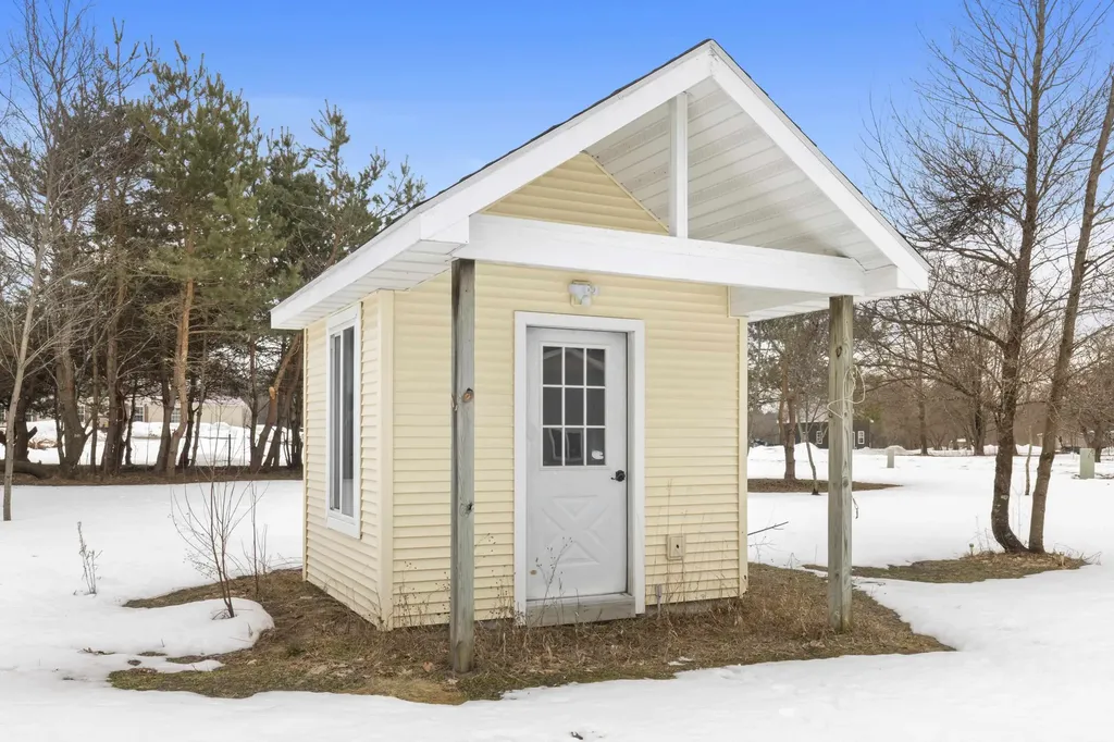 15055 Beecher Avenue Colfax Township MI 49683