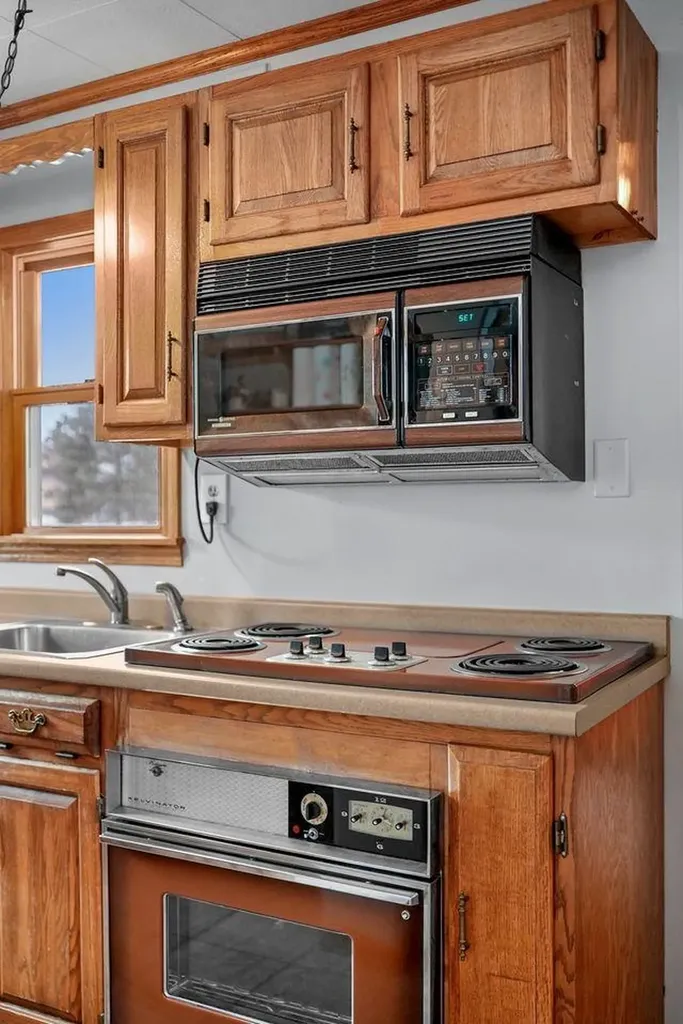 9351 E 50 Road Clam Lake Township MI 49601