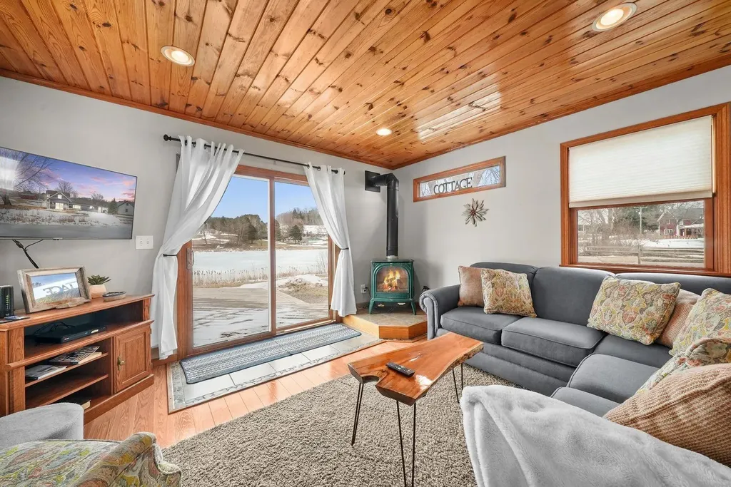 9351 E 50 Road Clam Lake Township MI 49601