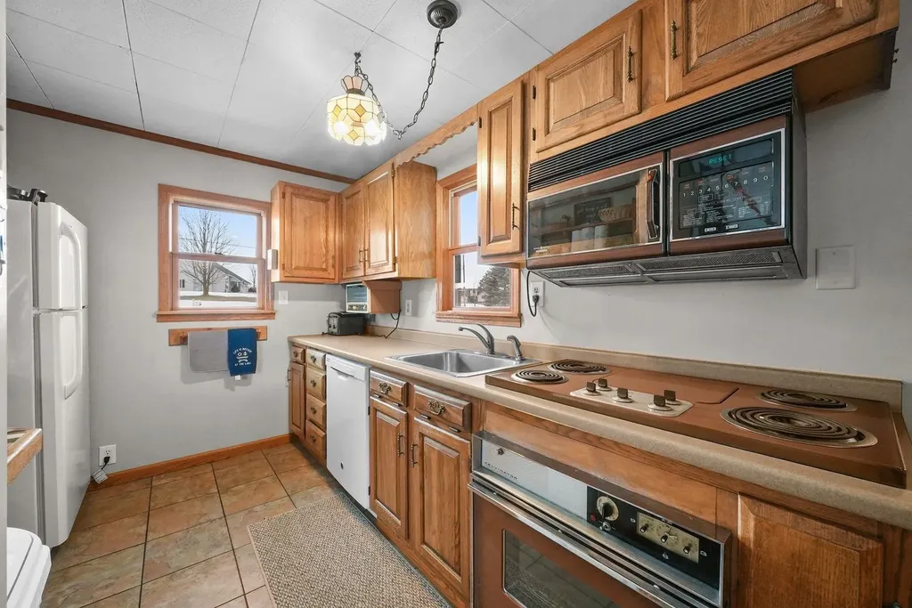 9351 E 50 Road Clam Lake Township MI 49601