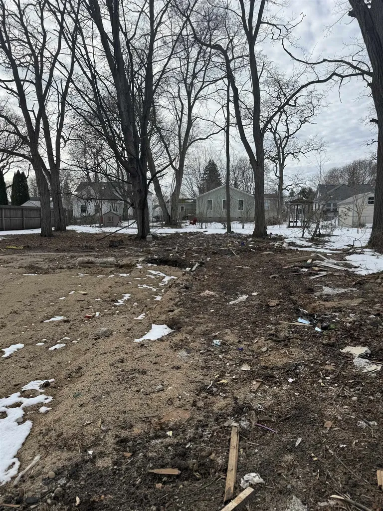 142 Charles Street Elk Rapids Township MI 49629