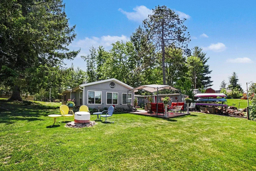 152 Hilda Drive Surrey Township MI 48622