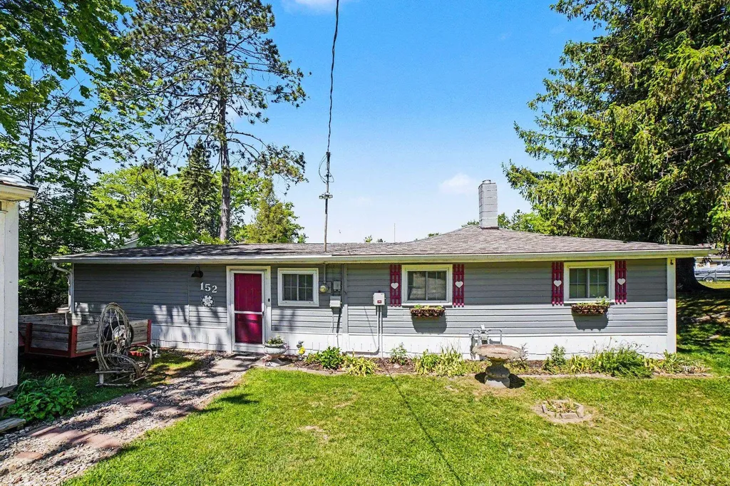 152 Hilda Drive Surrey Township MI 48622