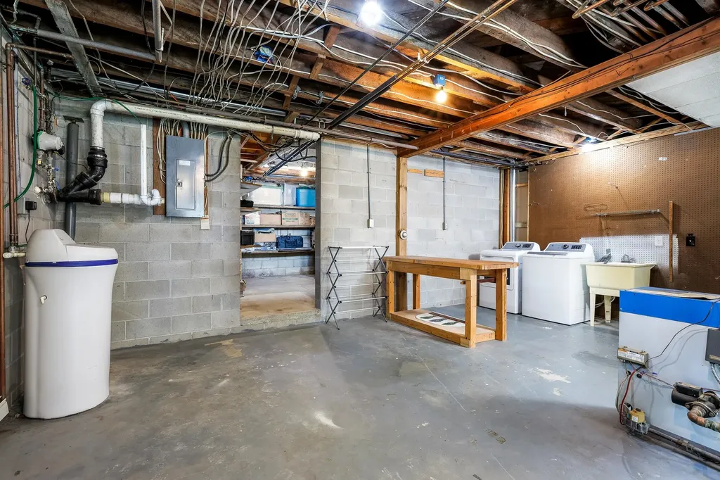 413-415 Leelanau Avenue Frankfort City MI 49635