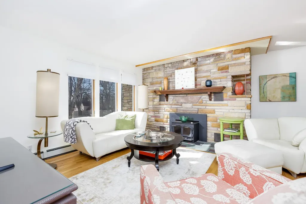 413-415 Leelanau Avenue Frankfort City MI 49635