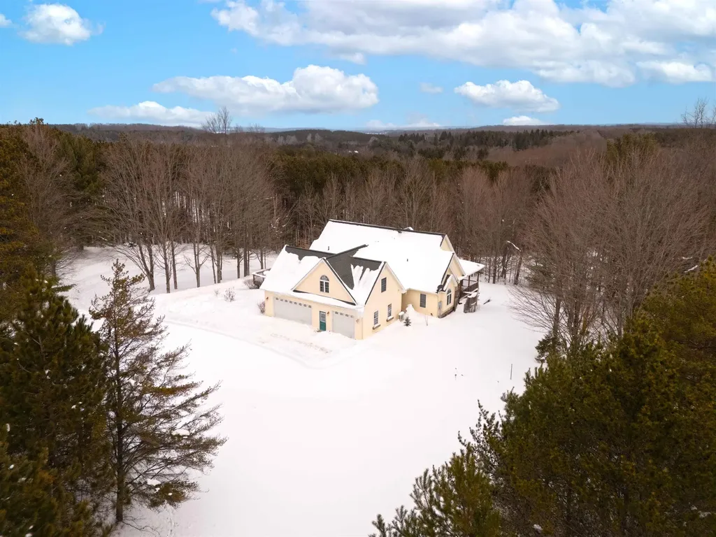 3855 Pulver Woods Drive Whitewater Township MI 49690