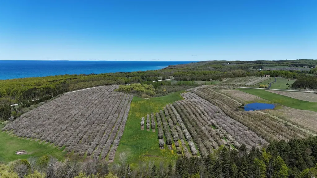 N Manitou Trail Leelanau Township MI 49670