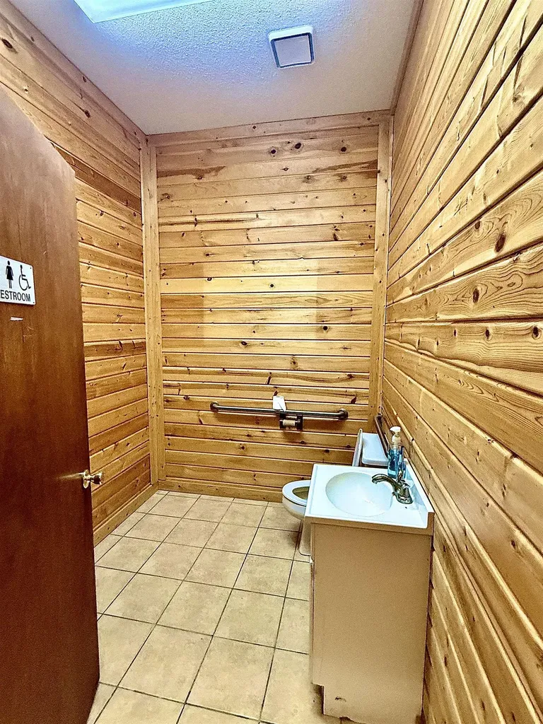 1788 M-37 Blair Township MI 49685