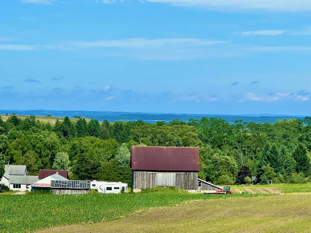 9224 E Duck Lake Road Suttons Bay Township MI 49682