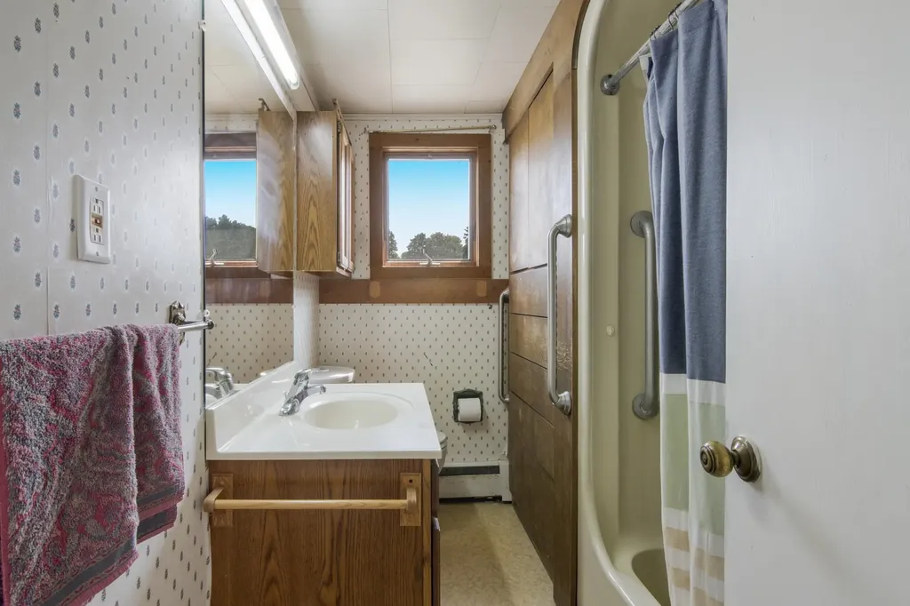 9224 E Duck Lake Road Suttons Bay Township MI 49682