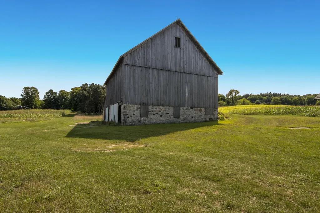9224 E Duck Lake Road Suttons Bay Township MI 49682