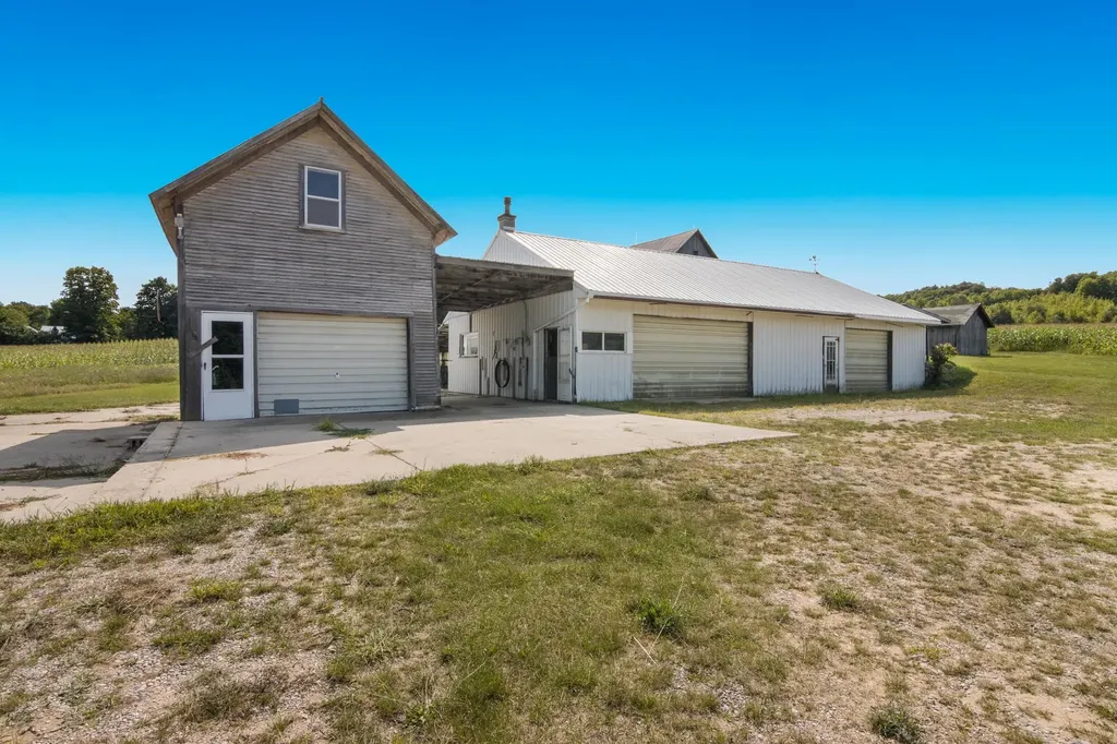 9224 E Duck Lake Road Suttons Bay Township MI 49682