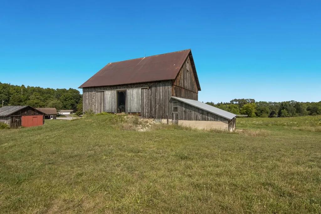 9224 E Duck Lake Road Suttons Bay Township MI 49682