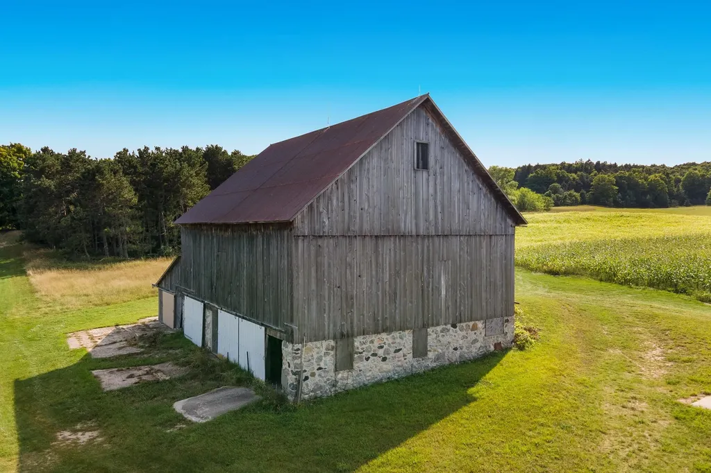 9224 E Duck Lake Road Suttons Bay Township MI 49682