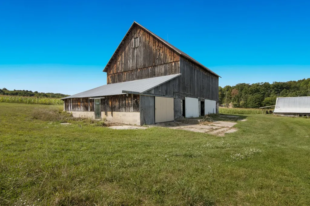 9224 E Duck Lake Road Suttons Bay Township MI 49682