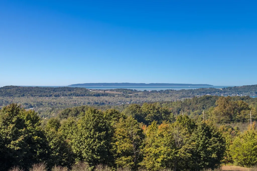 9224 E Duck Lake Road Suttons Bay Township MI 49682