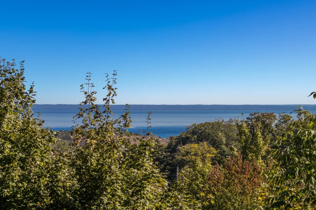 9224 E Duck Lake Road Suttons Bay Township MI 49682