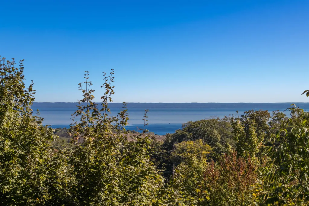 9224 E Duck Lake Road Suttons Bay Township MI 49682