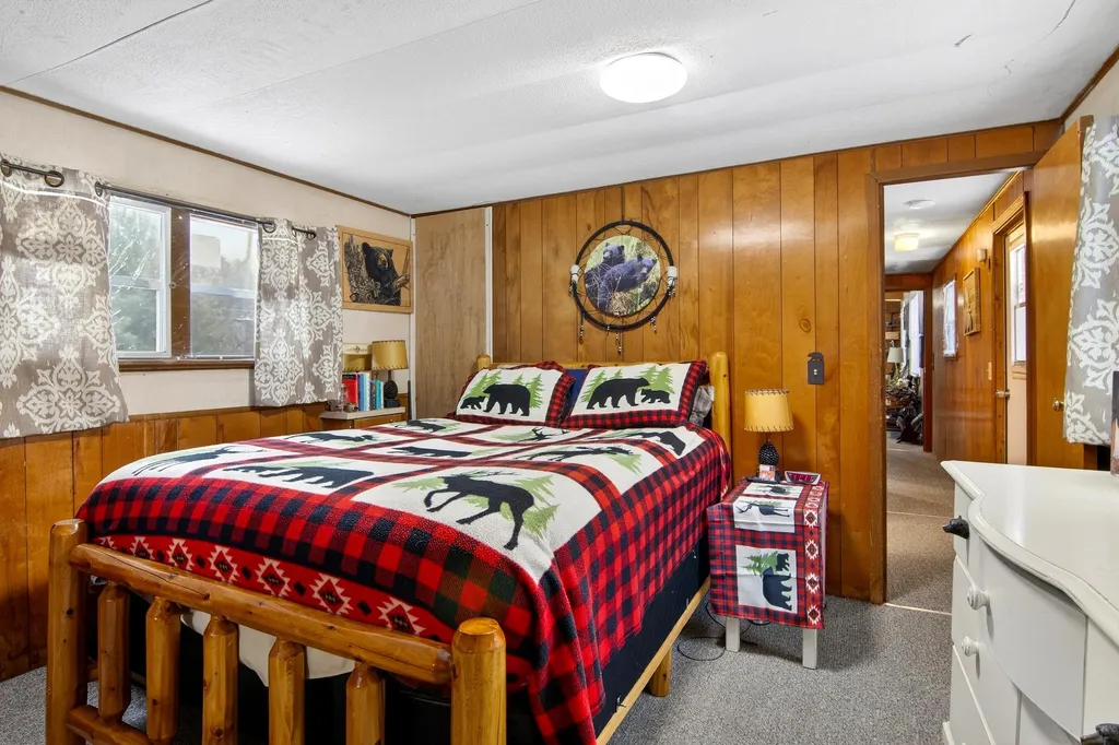 6585 Wallaker Road Joyfield Township MI 49616