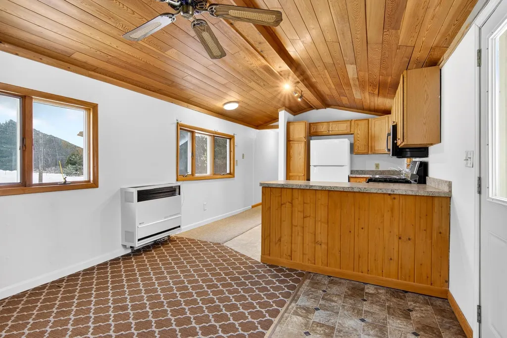 6585 Wallaker Road Joyfield Township MI 49616