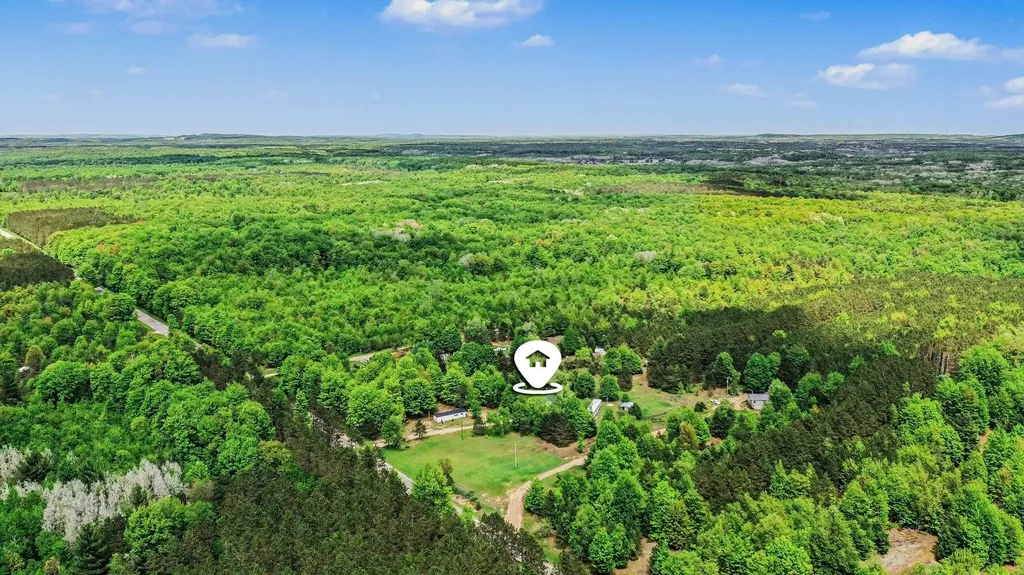 6585 Wallaker Road Joyfield Township MI 49616