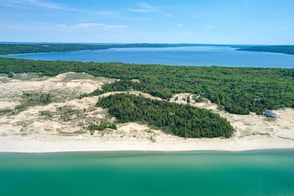 3312 Old State Road Lake Township MI 49635