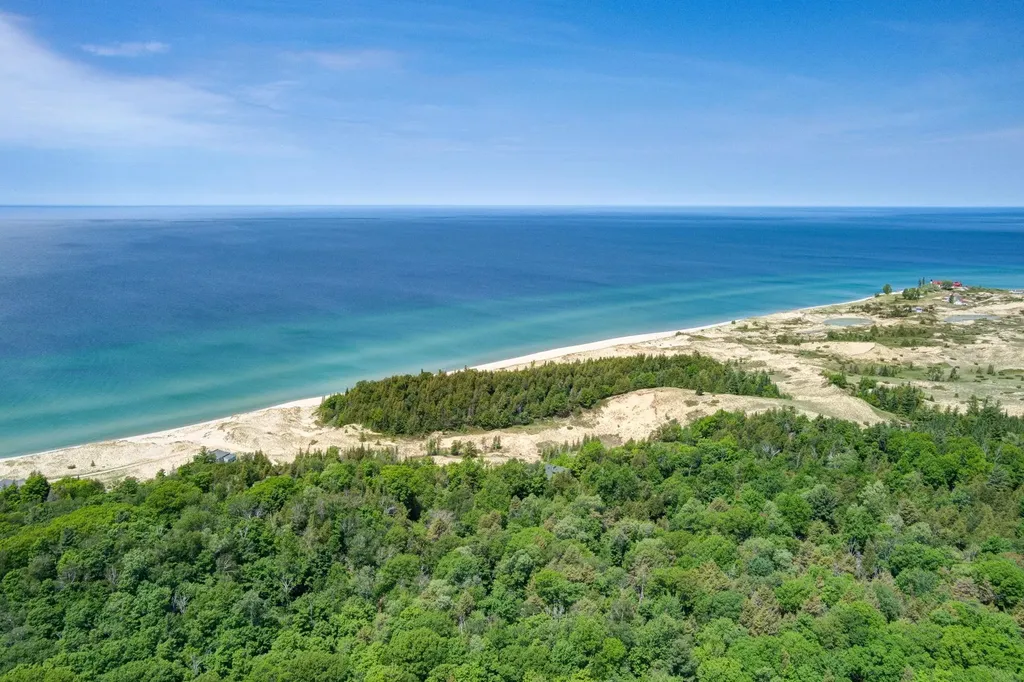 3312 Old State Road Lake Township MI 49635