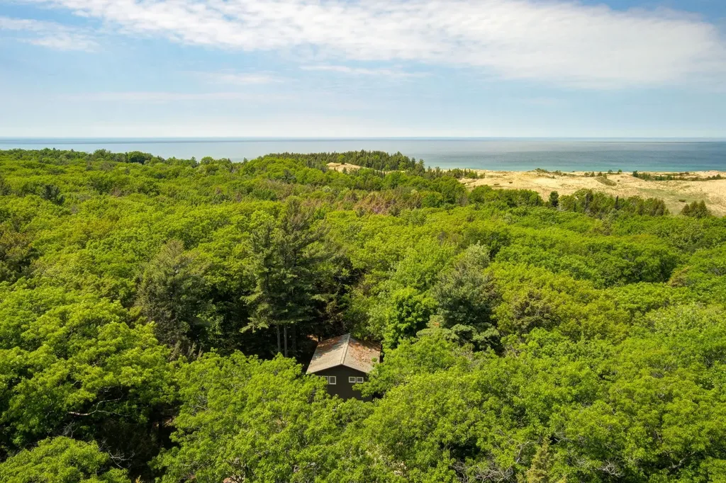 3312 Old State Road Lake Township MI 49635