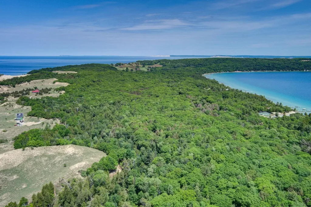 3312 Old State Road Lake Township MI 49635