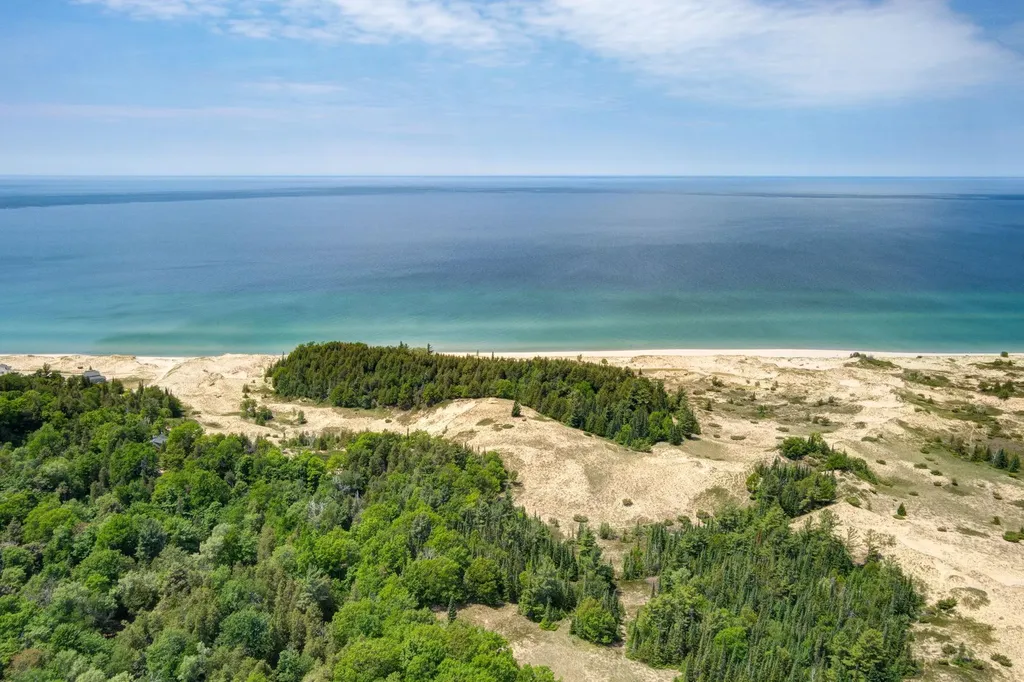 3312 Old State Road Lake Township MI 49635