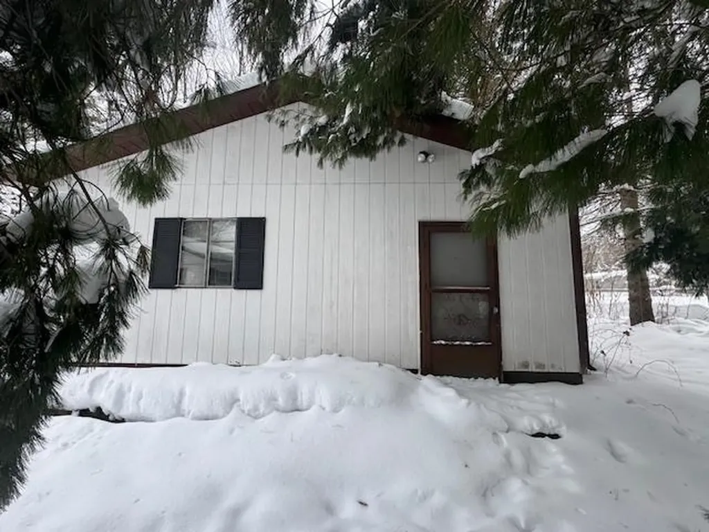 488 Autumn Selma Township MI 49601