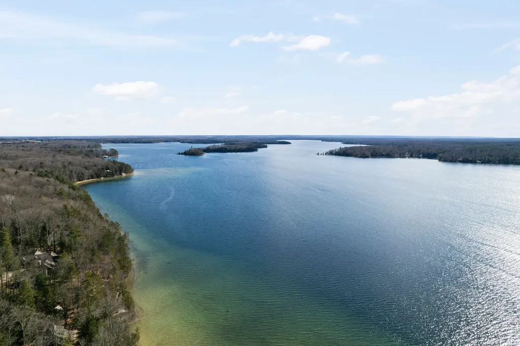 8906-B Manhattan North Long Lake Township MI 49685