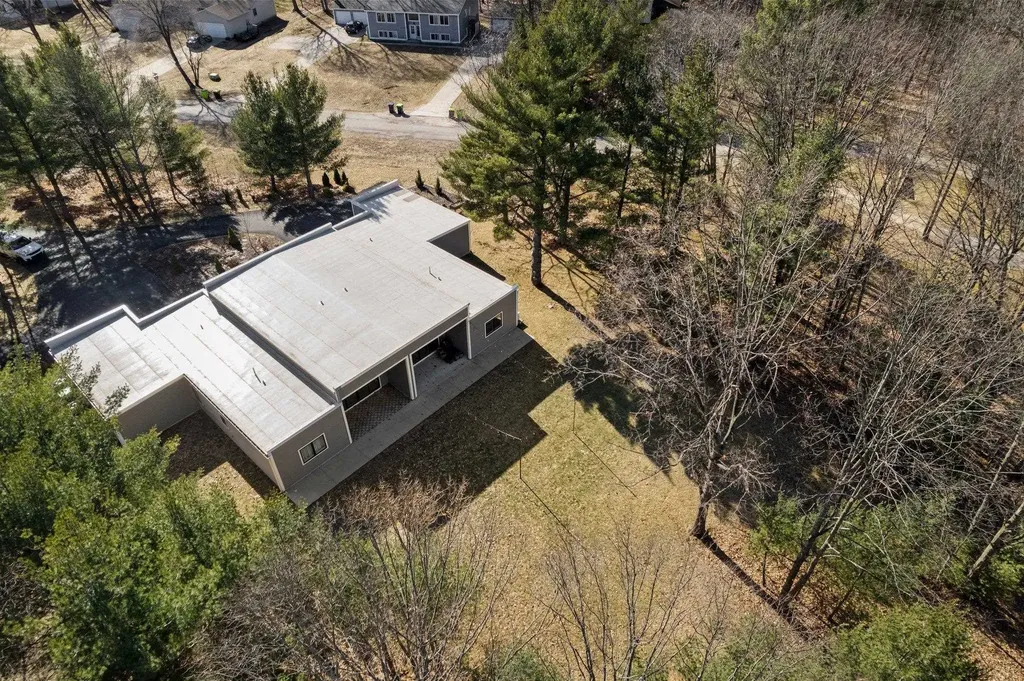 8906-B Manhattan North Long Lake Township MI 49685