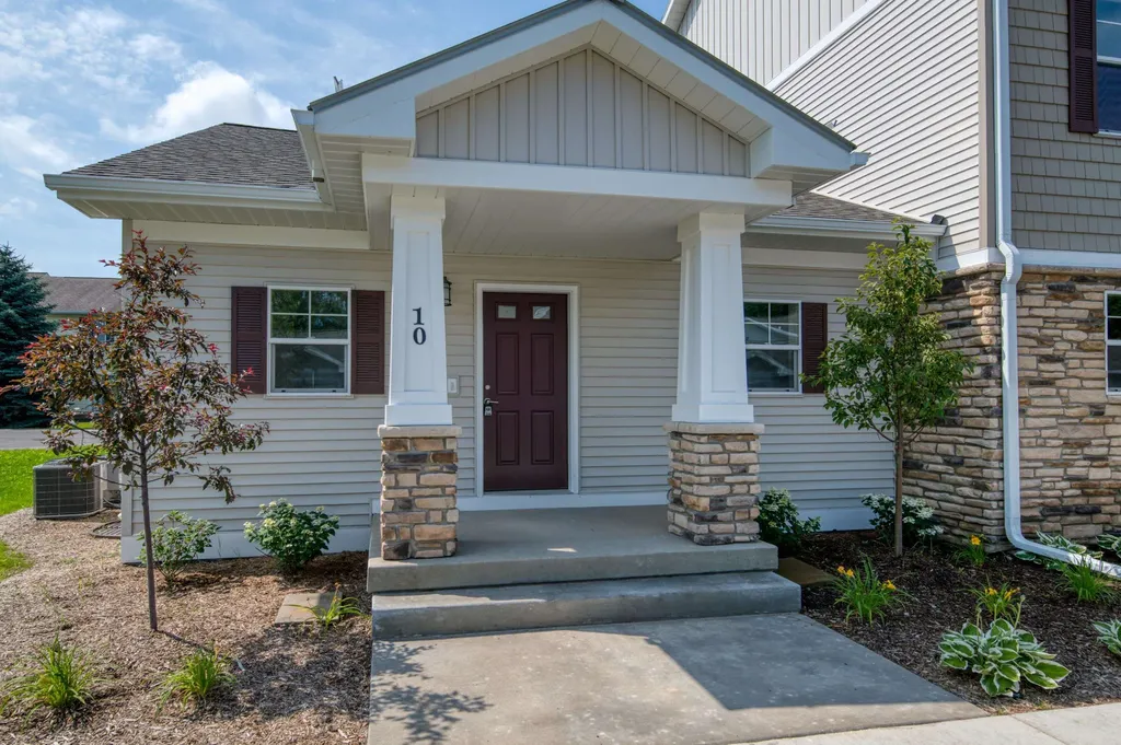 1548 Simsbury Street Garfield Charter Township MI 49686
