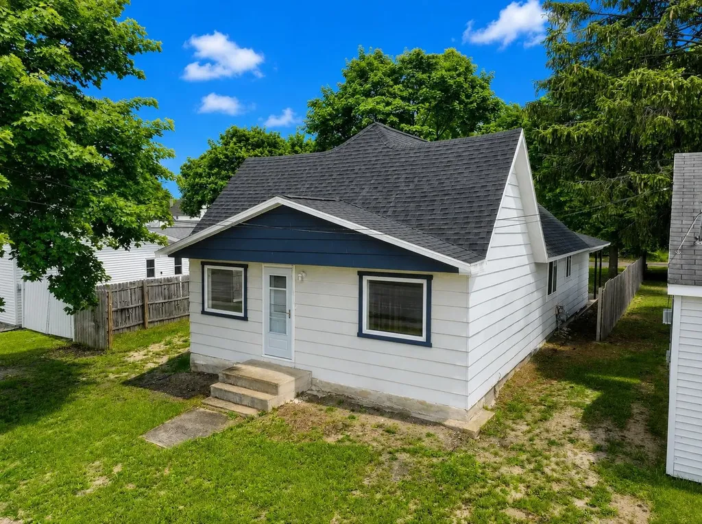 408 N Michigan Avenue Manton City MI 49663