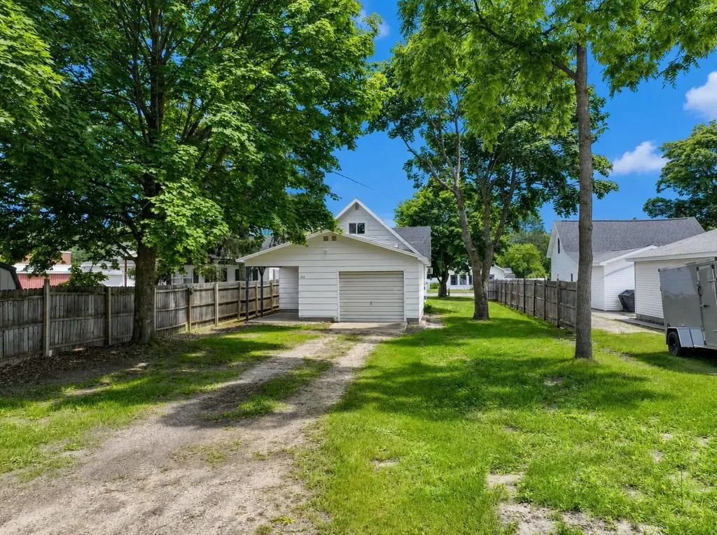 408 N Michigan Avenue Manton City MI 49663