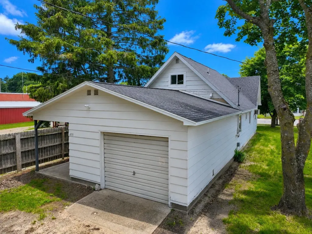 408 N Michigan Avenue Manton City MI 49663