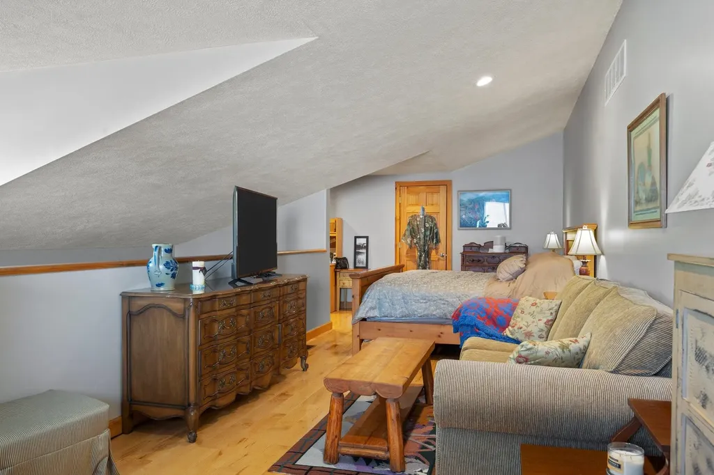 5046 S West Bay Shore Bingham Township MI 49682