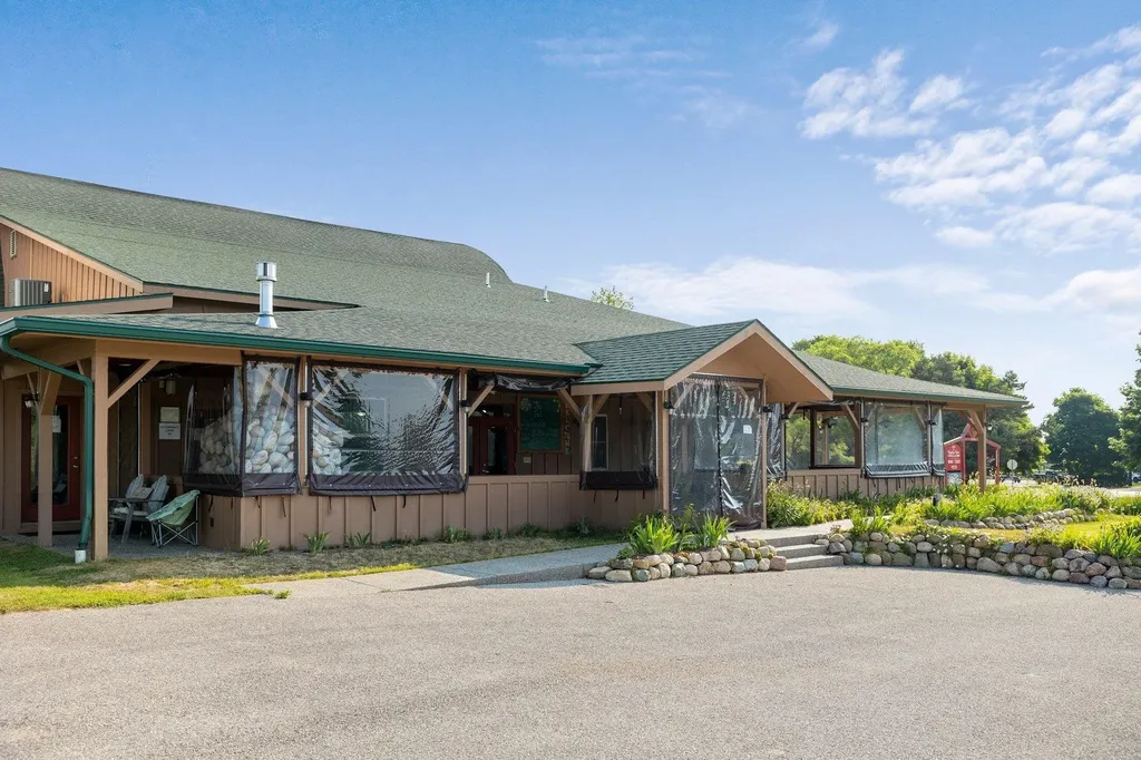 5046 S West Bay Shore Bingham Township MI 49682