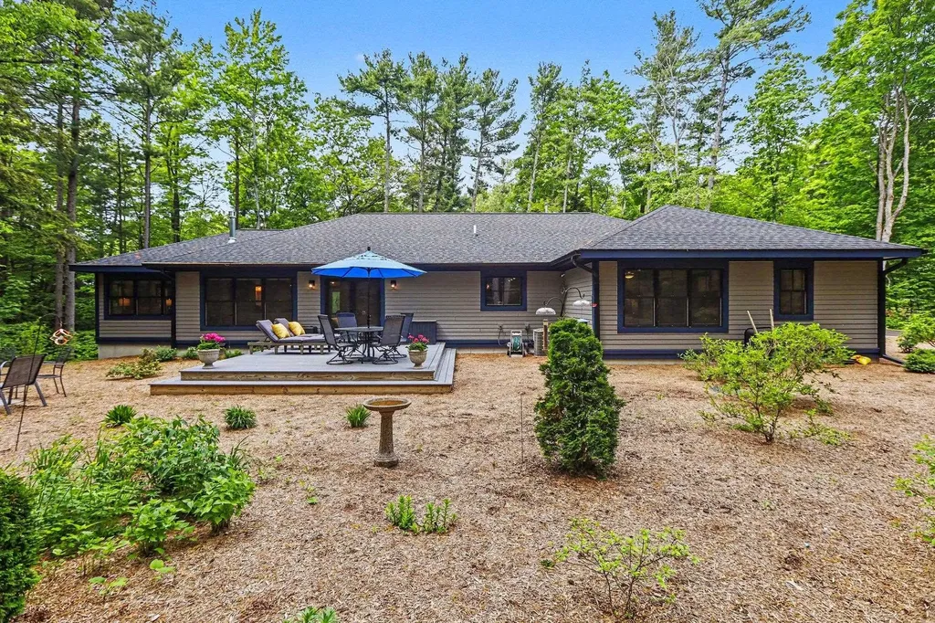 16753 S Sunset Shores Drive Elk Rapids Township MI 49690