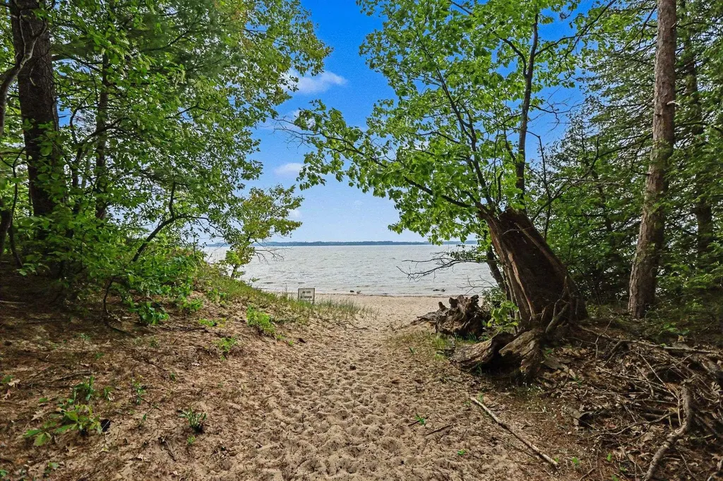 16753 S Sunset Shores Drive Elk Rapids Township MI 49690