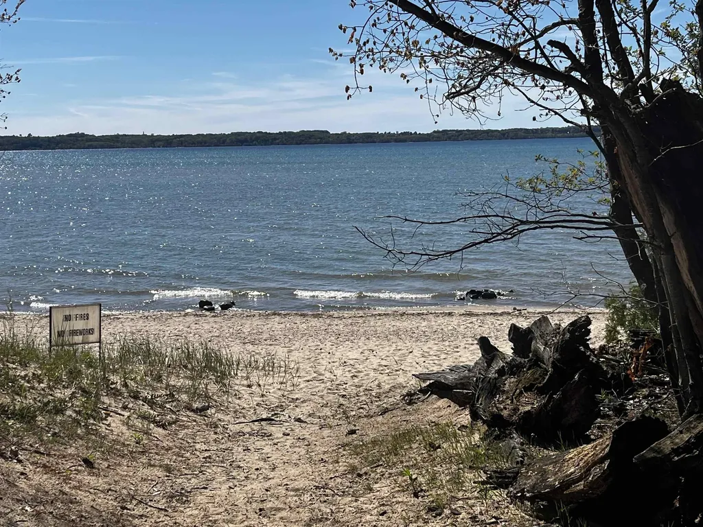 16753 S Sunset Shores Drive Elk Rapids Township MI 49690