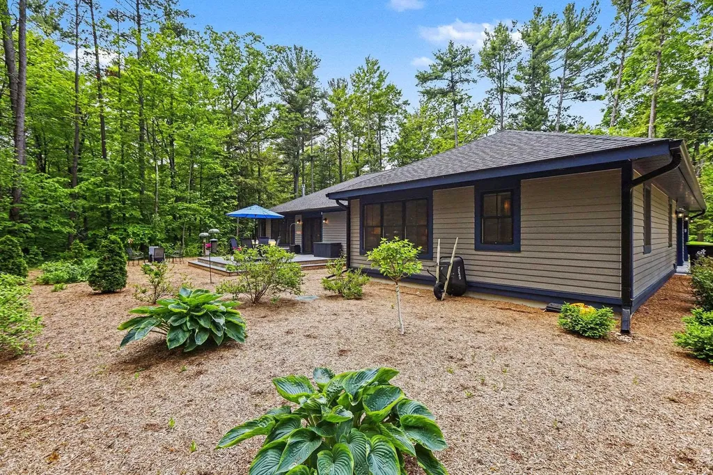 16753 S Sunset Shores Drive Elk Rapids Township MI 49690