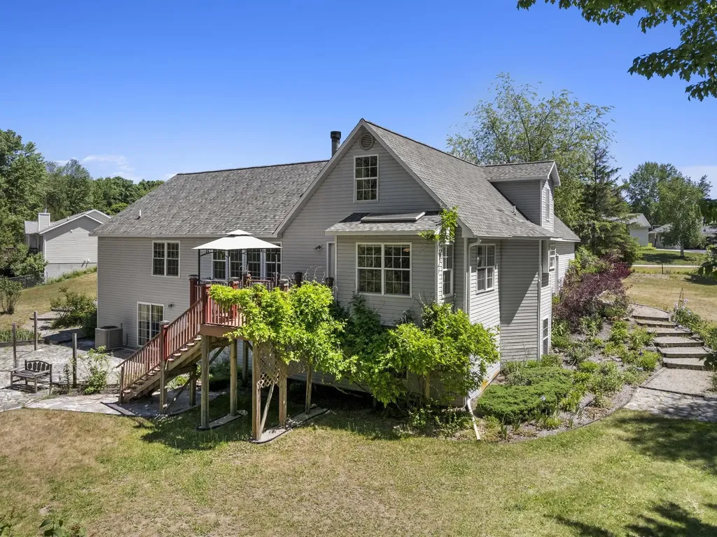 6351 Cherry Blossom Drive Green Lake Township MI 49685