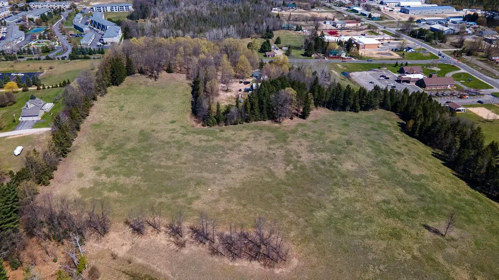 1795 Cass Road Garfield Charter Township MI 49685